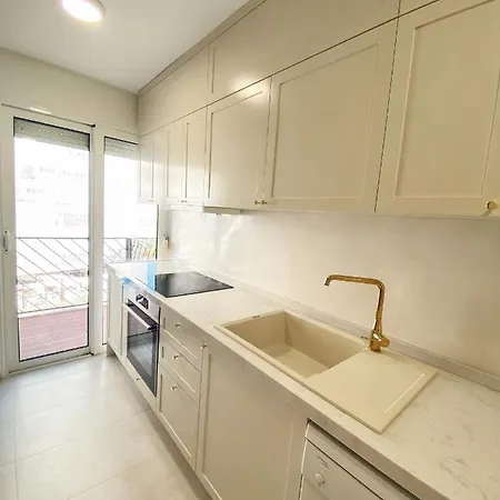 Chic 3 Bedroom In Center * Budva