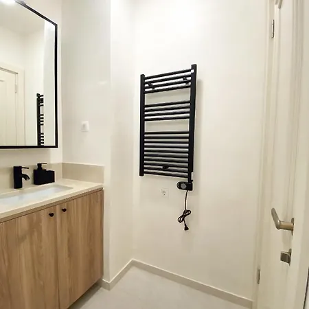Chic 3 Bedroom In Center *